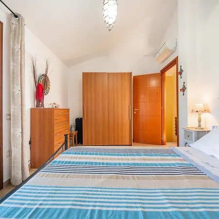Holiday home Casa Roberta Olia Speciosa